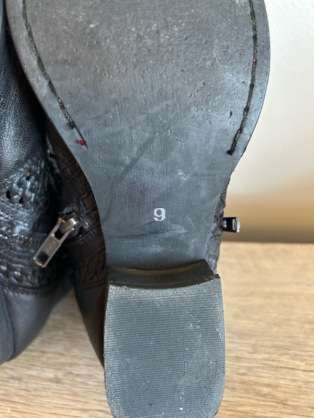 Seychelles Black  Woven cutout leather ankle bootie Size 9 Boho Western Classic - Picture 9 of 9